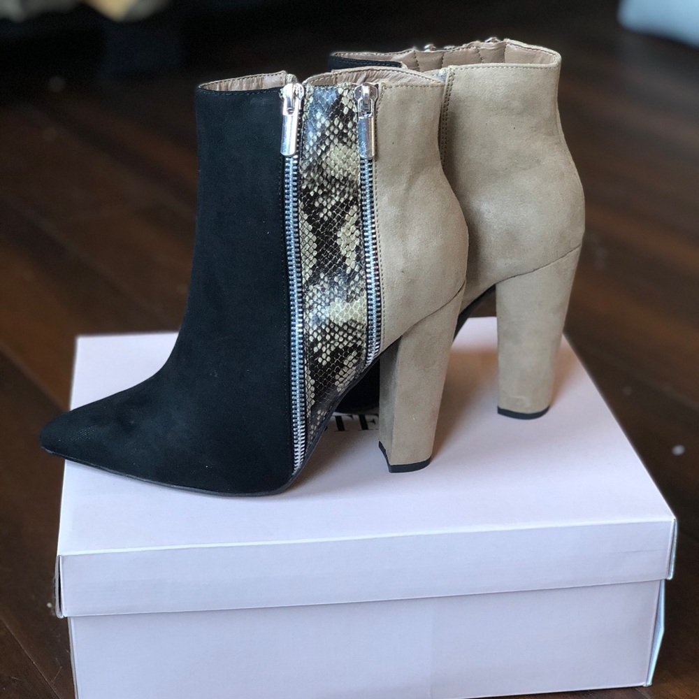 ✨Reptile Nude and Black Booties✨